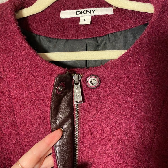 DKNY boucle jacket with cute leather details - Picture 3 of 8